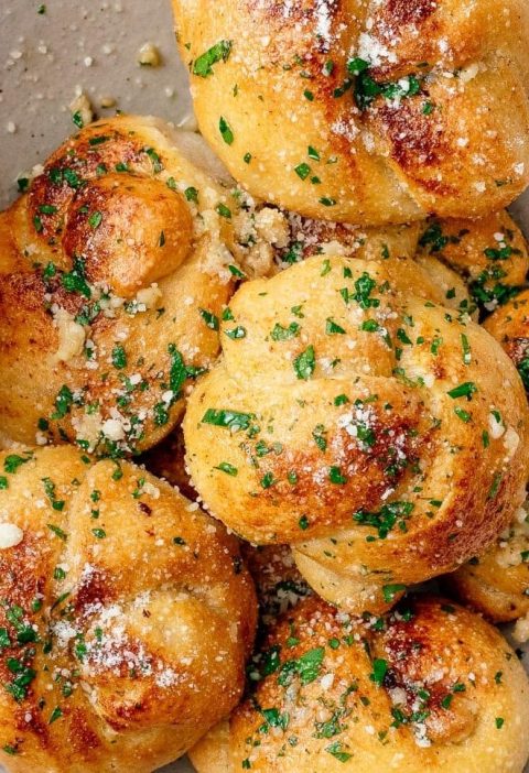 Easy Parmesan Garlic Knots