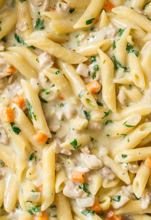 Creamy Spinach Chicken Pot Pie Pasta