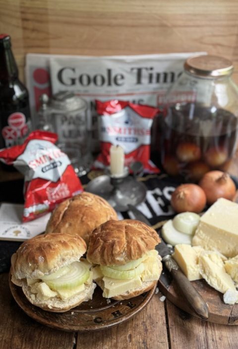 Pub Style Cheese & Onion Cobs (Bread Rolls)