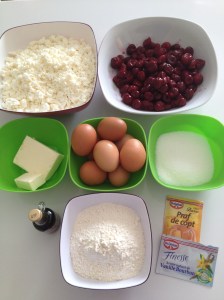 Prajitura cu visine si branza de vaci