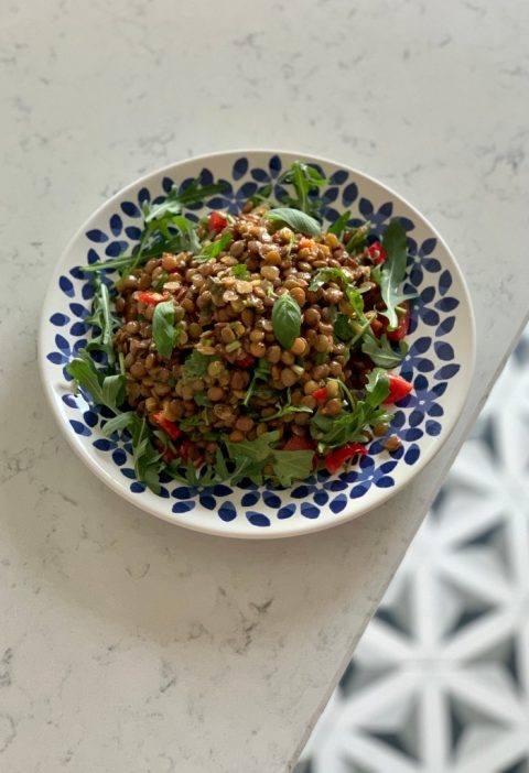 SalatÄ cu linte verde, rucola, roÈii cherry