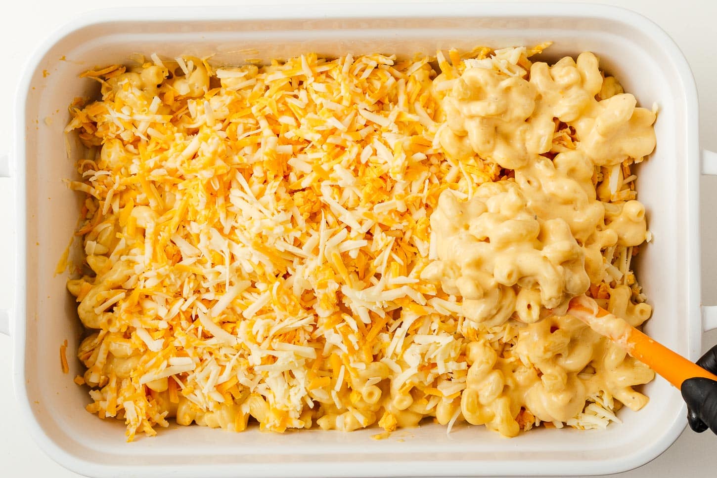 layering mac and cheese