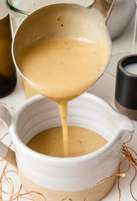 Make Ahead Turkey Gravy (One Pan, No Drippings Needed)